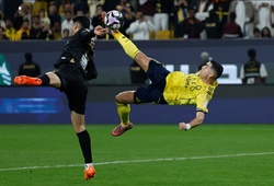 Bàn thắng xe đạp chổng ngược của Cristiano Ronaldo ở tuổi 40 lan truyền khắp thế giới