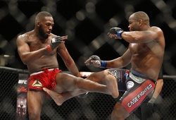 Jon Jones muốn đánh trận 3 với Daniel Cormier với mục đích từ thiện