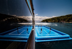 Sân pickleball nổi ra mắt trên du thuyền, "kỳ quan" biển Adriatic