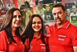 Brooke Van Sickle — Từ tình yêu bóng đá đến cái duyên với bóng chuyền