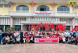 Ngập tràn hạnh phúc chào đón tân vương Đại học Huế trở về nhà