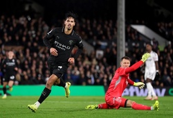 Man City thoát hiểm trong trận đấu điên rồ với 9 bàn thắng