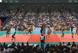 Sakai Blazers tạo địa chấn trước Suntory Sunbirds, chiếm ngôi đầu SV.League