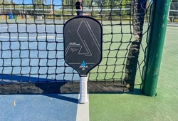 Vợt Hyperion CFS trở lại: Biểu tượng pickleball được hồi sinh