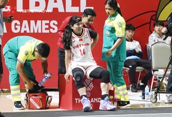 Xót xa hình ảnh Thảo Vy chấn thương, Thảo My bị đẩy ngã: Sự quả cảm của những cô gái bóng rổ Việt Nam