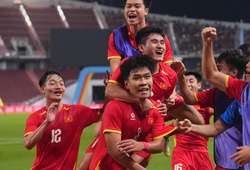 HLV Kim Sang-sik đi vào lịch sử với hai lần vô địch trên đất Thái Lan