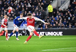 Gyokeres ghi bàn thắng quyết định cho Arsenal với tranh cãi về VAR