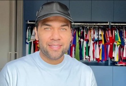 Dani Alves mua một câu lạc bộ ở Bồ Đào Nha và "ký hợp đồng" thi đấu cho chính