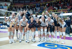 La Reale Mutua Fenera Chieri 76 giành 3 điểm cuối cùng của năm 2025