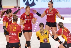 Le Wolves khép lại năm bằng chiến thắng 3-1 trước Club Italia