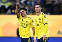 Ronaldo trở thành cầu thủ đầu tiên ghi được 40 bàn thắng trong 14 năm khác nhau