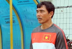 Xâm phạm thân thể trọng tài ở giải U19 Quốc gia, HLV Đinh Văn Dũng bị phạt cực nặng