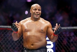 Daniel Cormier sẵn sàng đấu Jon Jones lần cuối trên sàn vật, không phải tại UFC