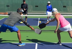 Lựa chọn vị trí khi đánh đôi pickleball