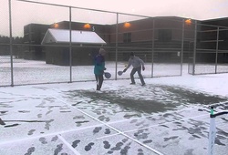 Chơi pickleball và mùa đông: Thách thức và giải pháp cho người chơi