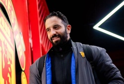 Ruben Amorim bị Manchester United sa thải sau 14 tháng cầm quân
