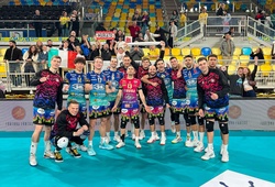 Perugia giành chiến thắng kịch tính 3-2 trước nhà vô địch Tây Ban Nha tại Las Palmas