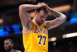 Luka Doncic ghi 42 điểm nhưng dính chấn thương đùi bí ẩn, Lakers thua đau vì ném 3 điểm quá tệ