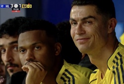 Ronaldo tiếp tục hướng tới mốc 1.000 bàn thắng và cử chỉ gây tranh cãi khi bị thay người