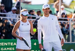 Ben Johns và Anna Leigh Waters chia sẻ bí quyết làm quen với vợt pickleball mới