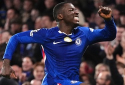 Bàn thắng quyết định đưa Chelsea của Rosenior vào Top 8 Champions League