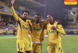 Cao Văn Bình hóa "người nhện", SLNA tạo địa chấn tại Hàng Đẫy