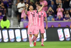 Hành động thách thức của Messi đối với các cầu thủ dự bị Orlando và thái độ lay động một đứa trẻ