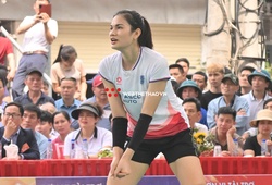 Vi Thị Như Quỳnh ra mắt Hà Nội Tasco Auto tại giải bóng chuyền hội làng Kim Thiều