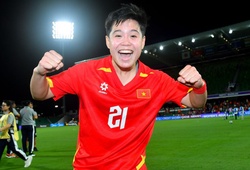 Ngân Thị Vạn Sự khiêm tốn sau cú đúp mang về chiến thắng cho tuyển nữ Việt Nam