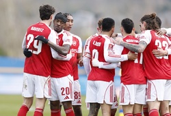 Arsenal nhọc nhằn đánh bại đội hạng 3 để lọt vào tứ kết FA Cup