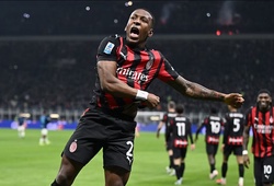 Estupinan ghi bàn quyết định ở trận derby, AC Milan mở lại cuộc đua vô địch