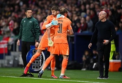 CĐV Tottenham "tố" Romero ra lệnh cho HLV Tudor thay Kinsky ra khỏi sân sau 17 phút