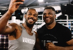 Francis Ngannou "đổ thêm dầu vào lửa", xúi giục Jon Jones rời UFC để kiếm 30 triệu USD
