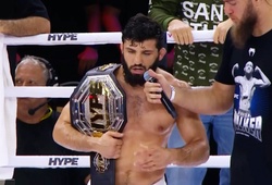  Arman Tsarukyan "ru ngủ" Muhammad Mokaev tại Brazil, thách thức Charles Oliveira ở UFC