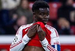 Điều gì đứng sau sự sa sút của Saka tại Arsenal mùa này?