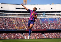 Barcelona giành chiến thắng nhọc nhằn nhờ kỷ lục ghi bàn của một trung vệ