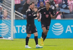 Messi rút ngắn khoảng cách với Cristiano Ronaldo trong cuộc đua ghi bàn mọi thời đại