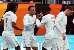 Mbappe chỉ còn cách kỷ lục 1 bàn, Pháp hạ gục Brazil với 10 người trên sân