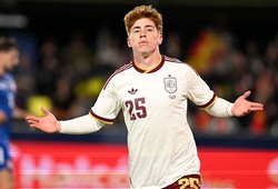 Victor Munoz ra mắt trong mơ với một bàn thắng lịch sử cho Tây Ban Nha