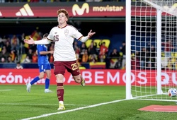 Victor Munoz thăng tiến chóng mặt từ Real Madrid đến tuyển Tây Ban Nha trong chưa đầy một năm