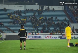 Bị xử thua 0-3 vẫn không quay lưng, CĐV Malaysia khiến tất cả nể phục