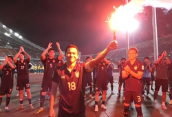 Chanathip đốt pháo ăn mừng, đồng đội “góp quỹ” nộp phạt gây bão mạng