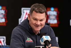 Trượt ngã tại Bán kết quốc gia, HLV Tommy Lloyd vẫn được vinh danh là chiến lược gia số 1 NCAA