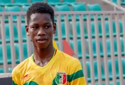 Cuộc chiến công khai mới giữa Barcelona và PSG cho tài năng người Mali