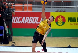 Batsuuri Battur bùng nổ với 33 điểm trong cuộc đụng độ đối chuyền số 1 Đông Nam Á Rivan