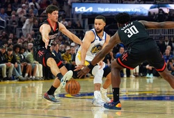 Quyết định hiếm gặp: Golden State Warriors để Stephen Curry ngồi dự bị trước Rockets