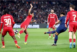 HLV Slot thừa nhận Liverpool may mắn khi chỉ nhận 2 bàn thua