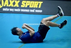 HLV Nguyễn Hữu Hà vỡ oà cảm xúc sau chiến thắng nghẹt thở