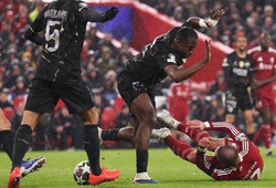 Slot than phiền về việc VAR hủy bỏ quả phạt đền: "Quá nhiều quyết định bất lợi cho chúng tôi"