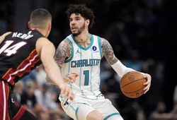 NBA Play-in: LaMelo Ball hối hận vì pha tiểu xảo khiến Bam Adebayo rời sân sớm